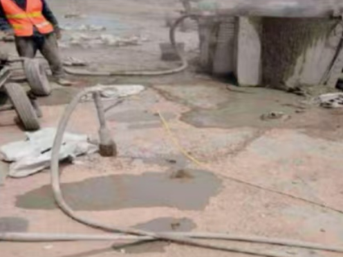 肥乡水泥混凝土路面板底注浆技术 路面脱空注浆整治方案